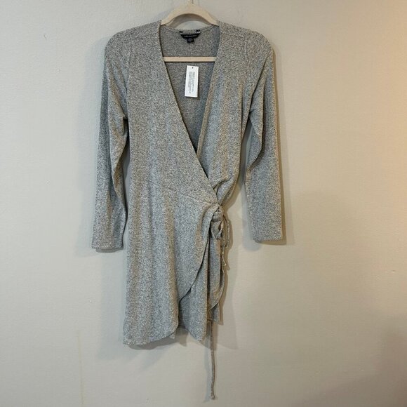 NWT American Eagle Grey Wrap Sweater V-Neck Mini Dress Women’s Size Medium - Picture 2 of 5